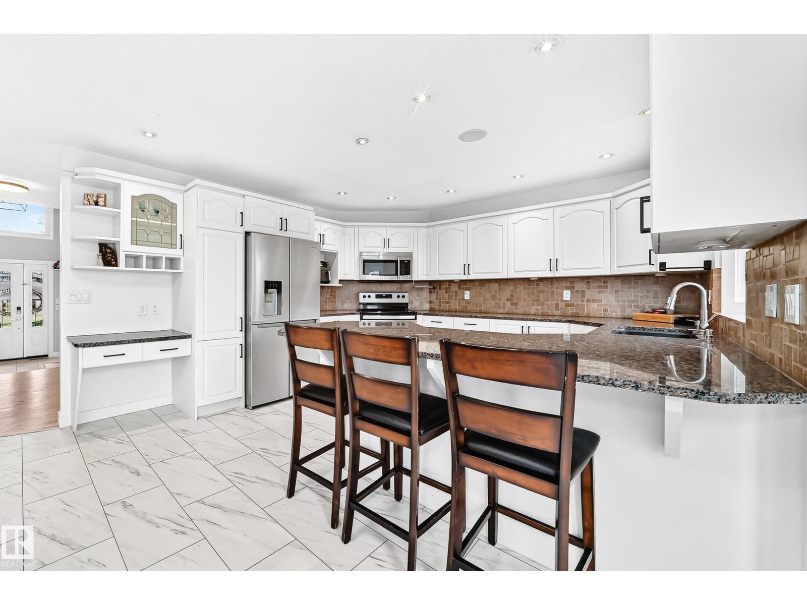88 HIGHLAND WY
