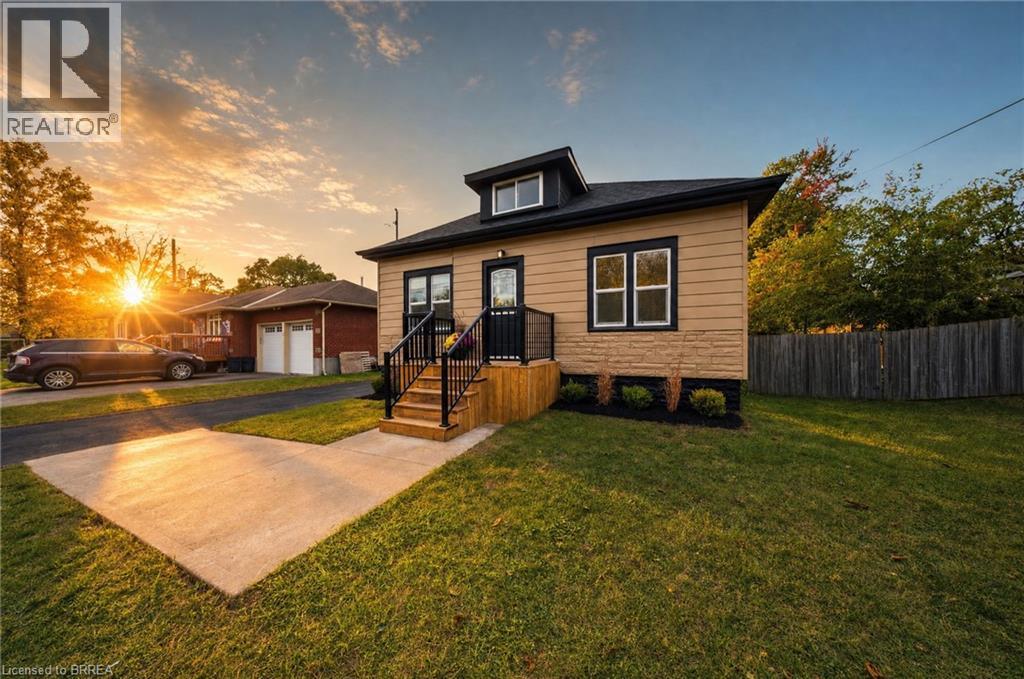24 Park Road N, Brantford, Ontario  N3S 6T2 - Photo 3 - 40872023
