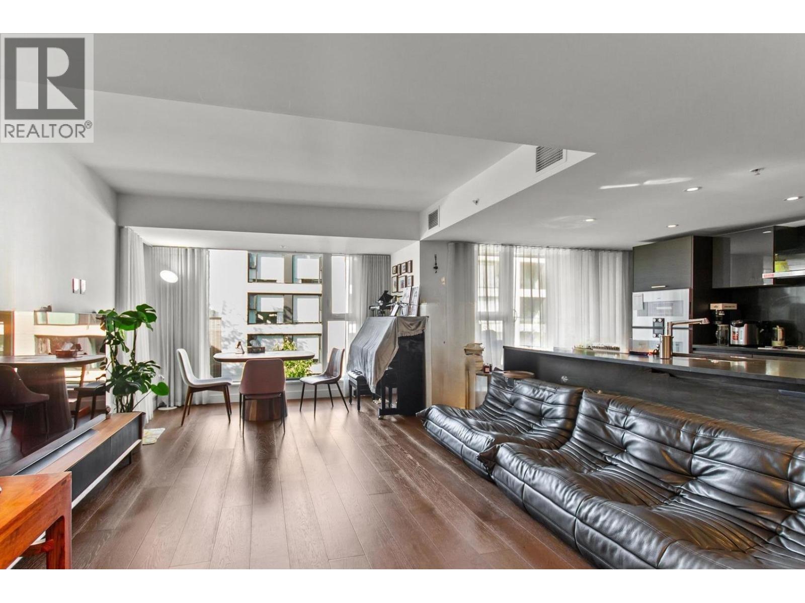 603 1571 W 57th Avenue, Vancouver, British Columbia  V6P 0H7 - Photo 2 - R3176164