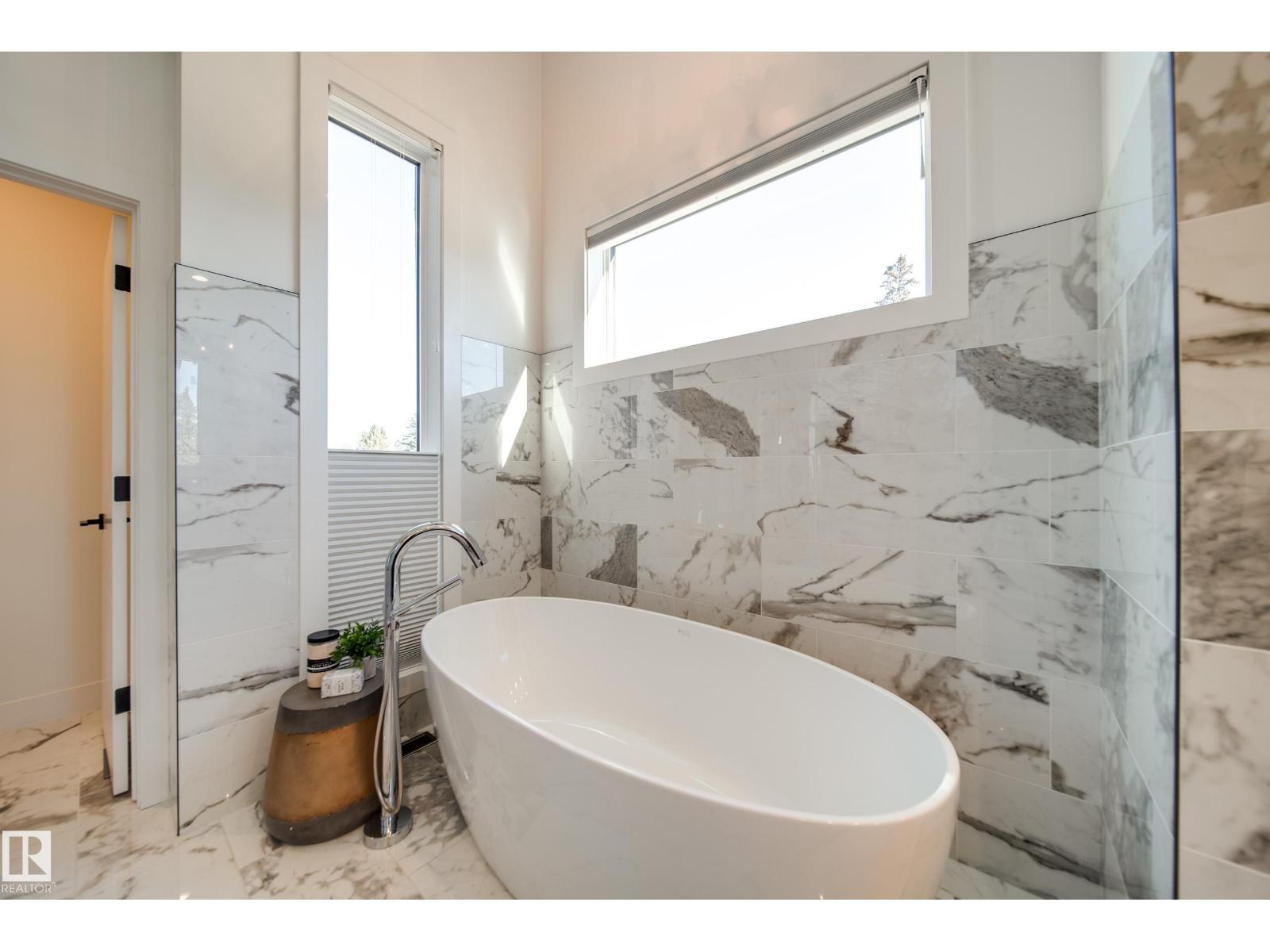 44B VALLEYVIEW CR NW