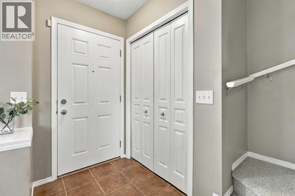 144 Elgin Meadows View SE, Calgary, Alberta  T2Z 0G1 - Photo 4 - A2351566