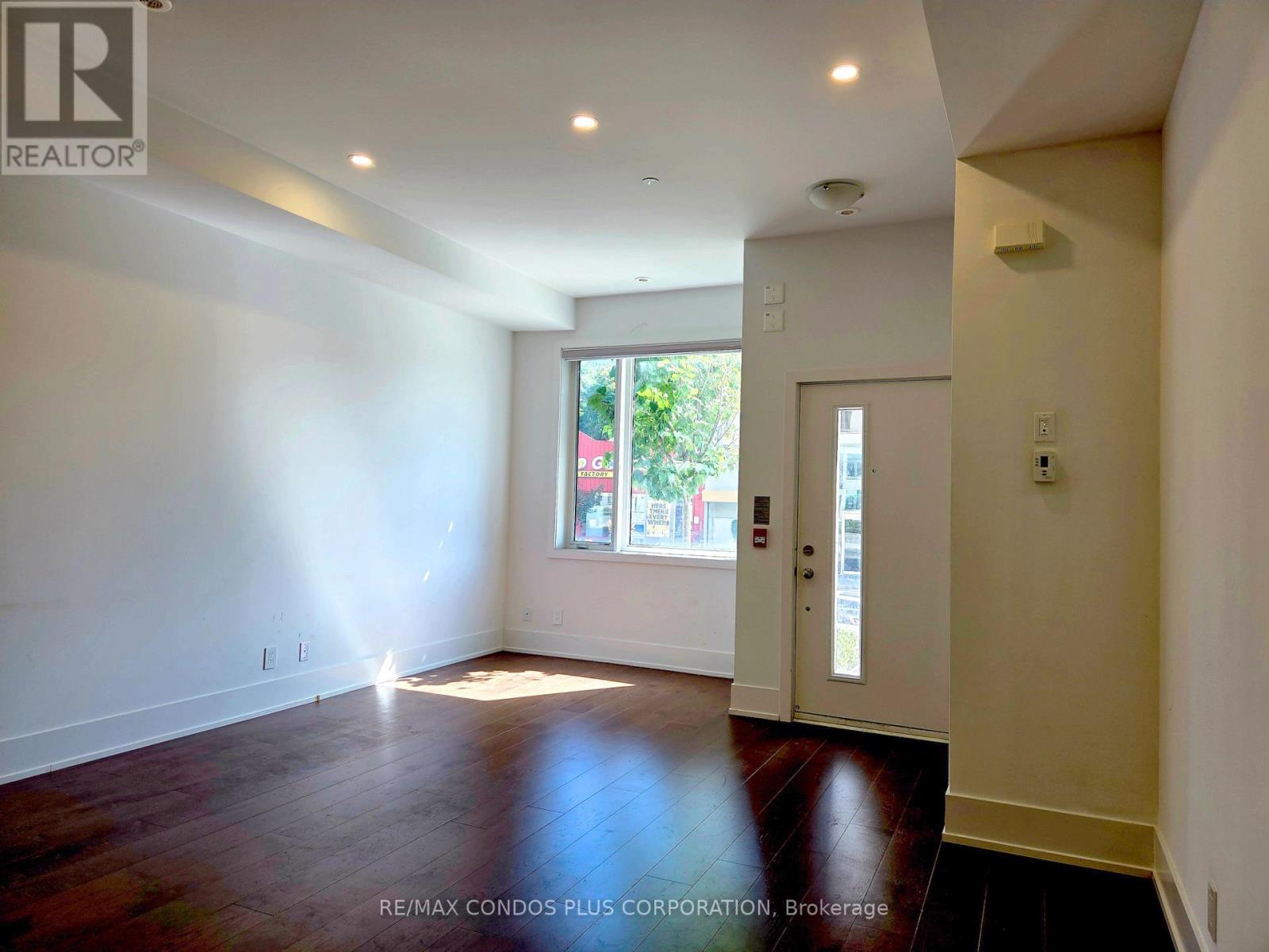 9 - 270 DAVENPORT ROAD
