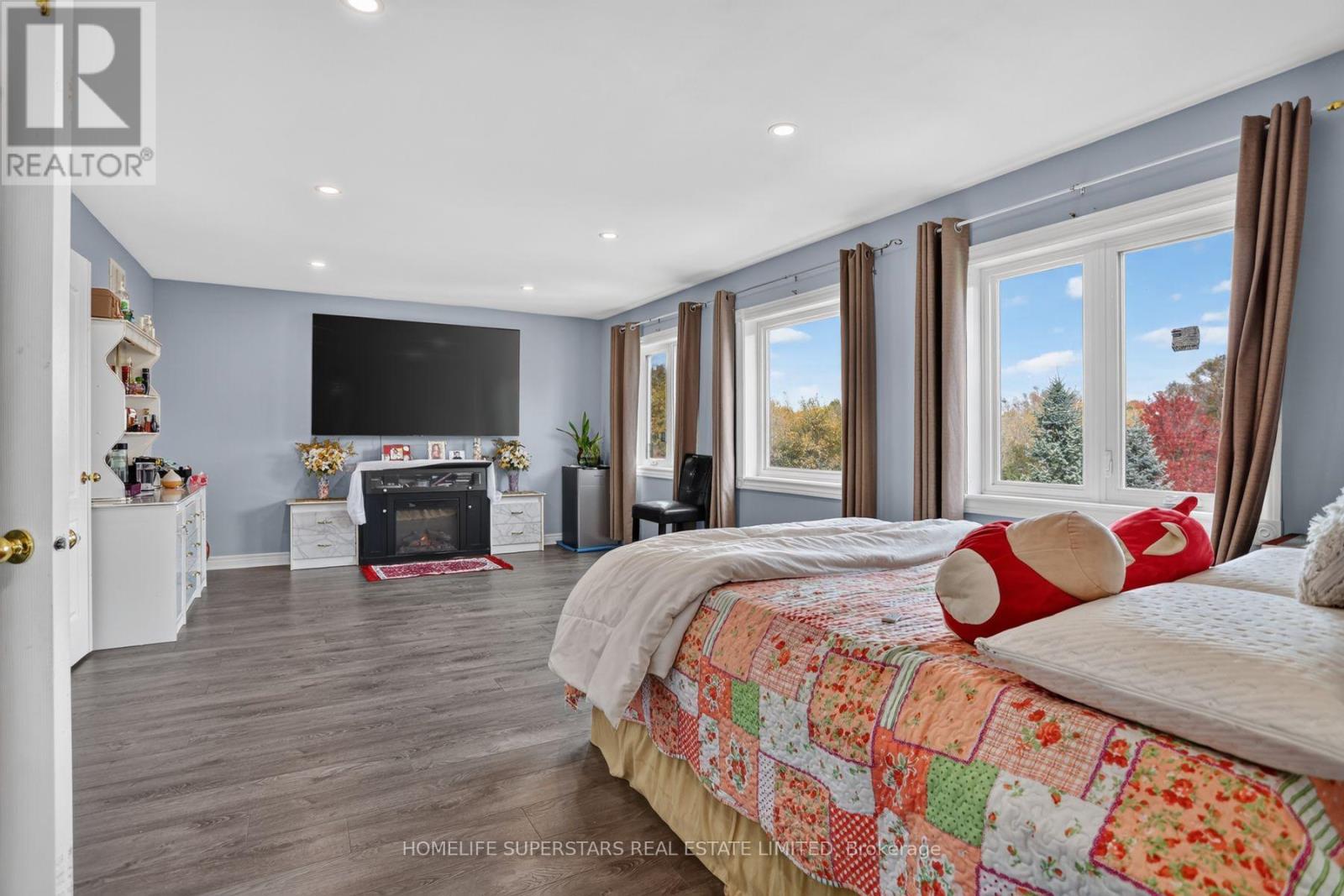 29 Westacott Crescent, Ajax, Ontario  L1T 4H7 - Photo 4 - E14084590