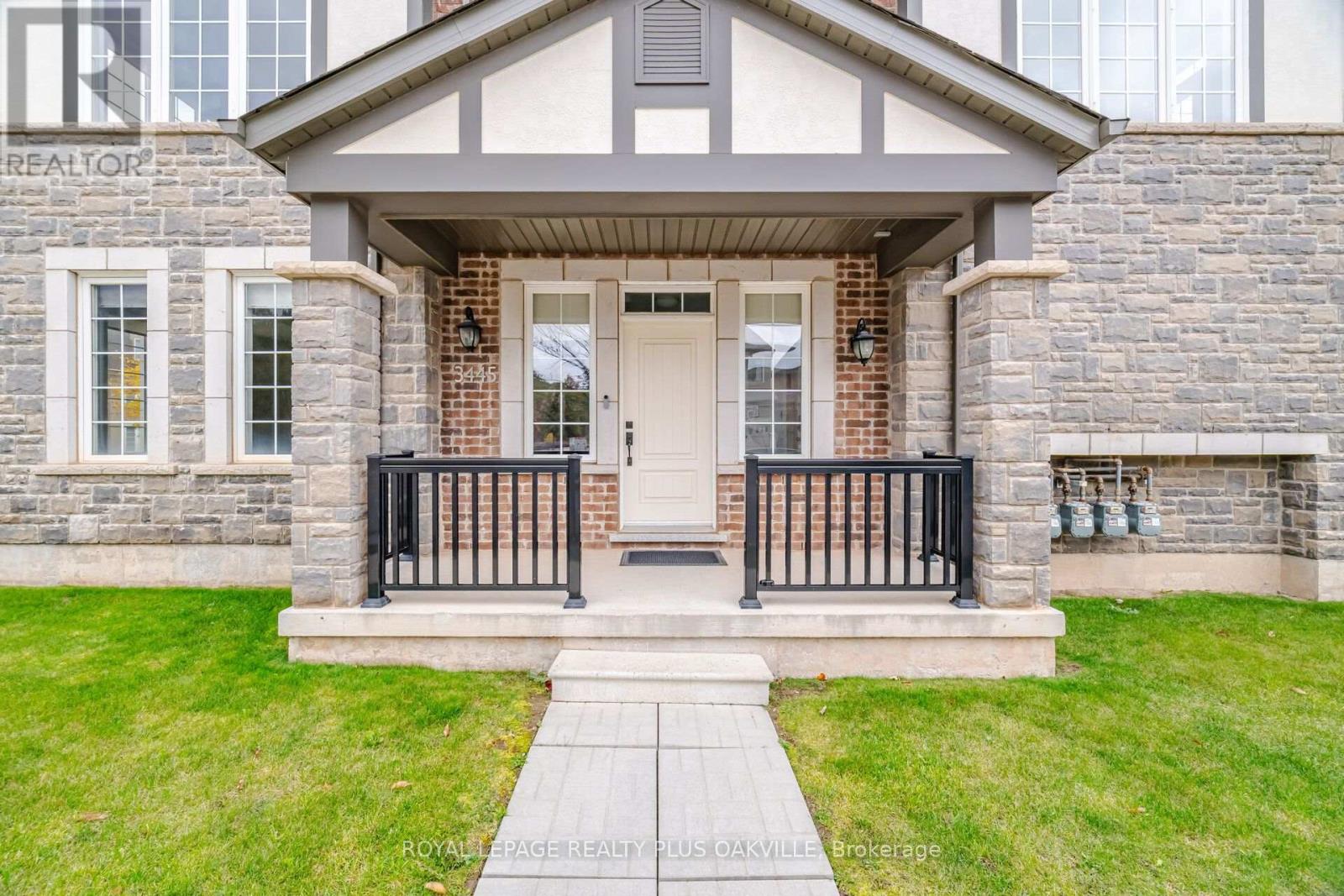 3445 George Savage Avenue, Oakville, Ontario  L6M 1R6 - Photo 3 - W14088770