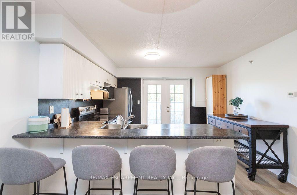 207 - 1480 Bishops Gate, Oakville, Ontario  L6M 4N4 - Photo 12 - W14088808