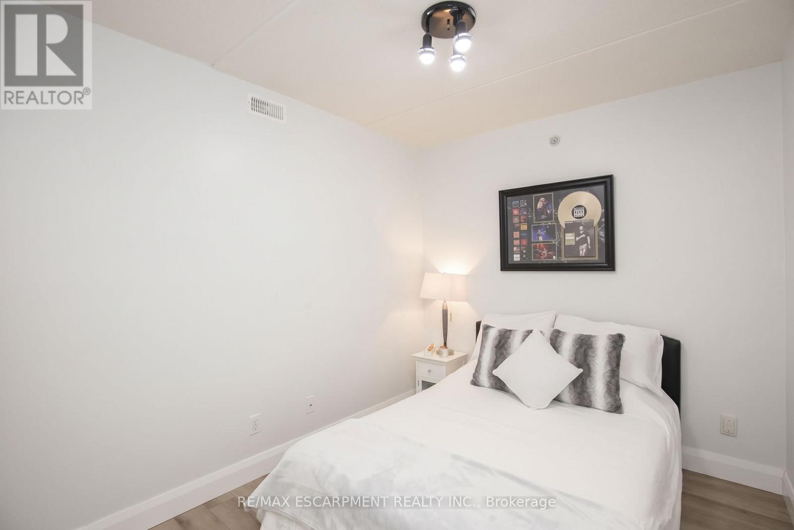 207 - 1480 Bishops Gate, Oakville, Ontario  L6M 4N4 - Photo 20 - W14088808