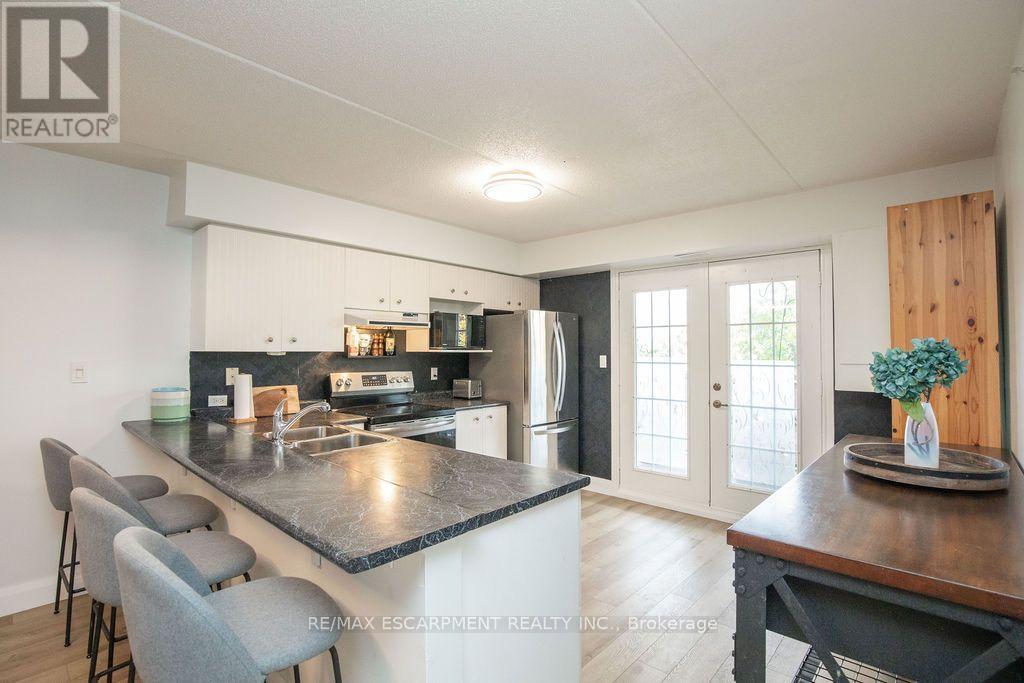 207 - 1480 Bishops Gate, Oakville, Ontario  L6M 4N4 - Photo 8 - W14088808