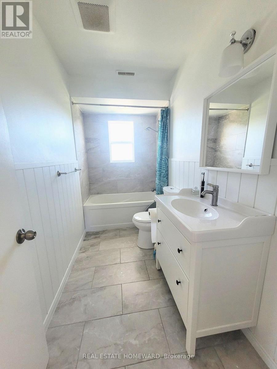 228 East 25th Street, Hamilton, Ontario  L8V 3A5 - Photo 7 - X14088818