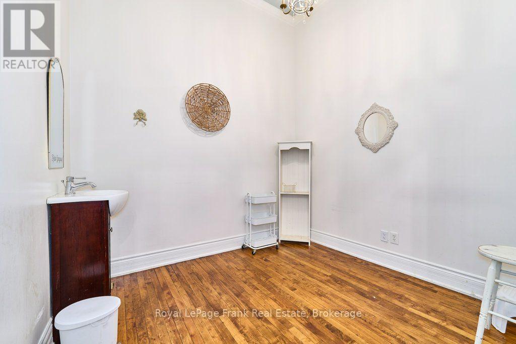 159 Brock Street N, Whitby, Ontario  L1N 4H3 - Photo 6 - E14089146