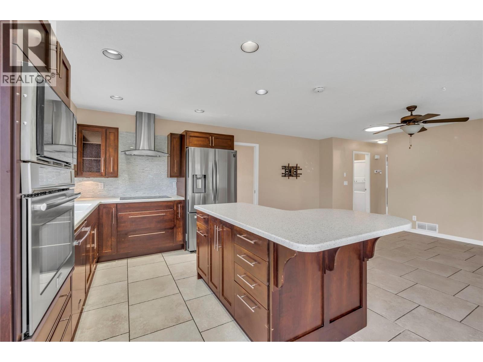 448 Ridge Place, Penticton, British Columbia  V2A 8N7 - Photo 9 - 10403606