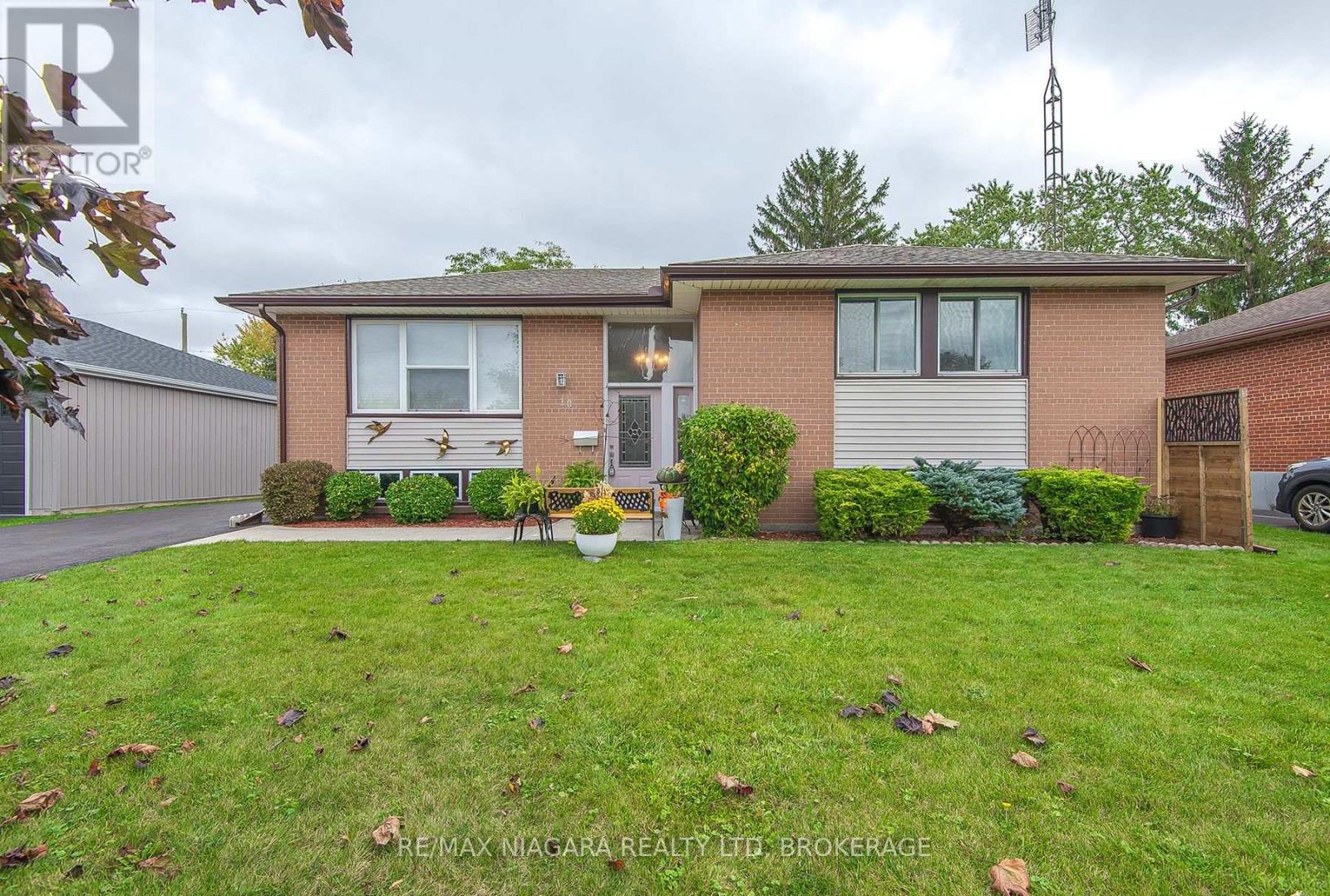 10 First Avenue, Port Colborne, Ontario  L3K 5N4 - Photo 2 - X14089112