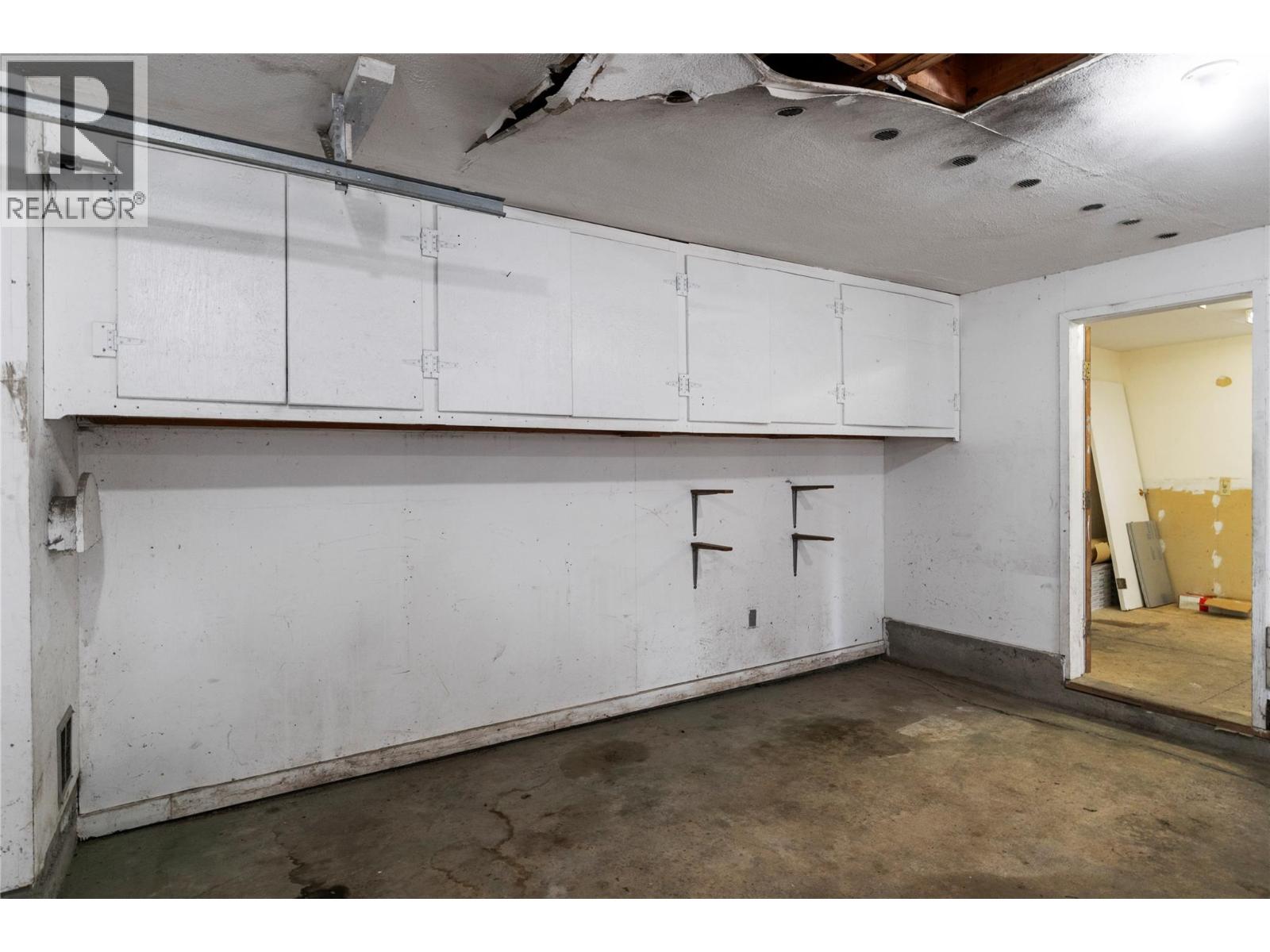 2455 Forest Drive