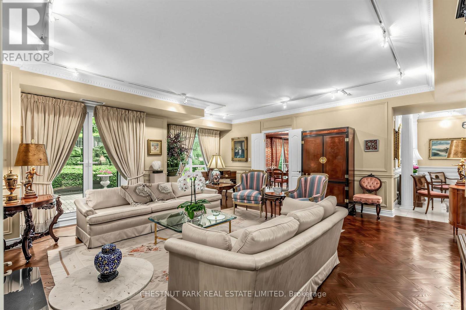 102 - 11 William Carson Crescent, Toronto, Ontario  M2P 2G1 - Photo 1 - C14088918