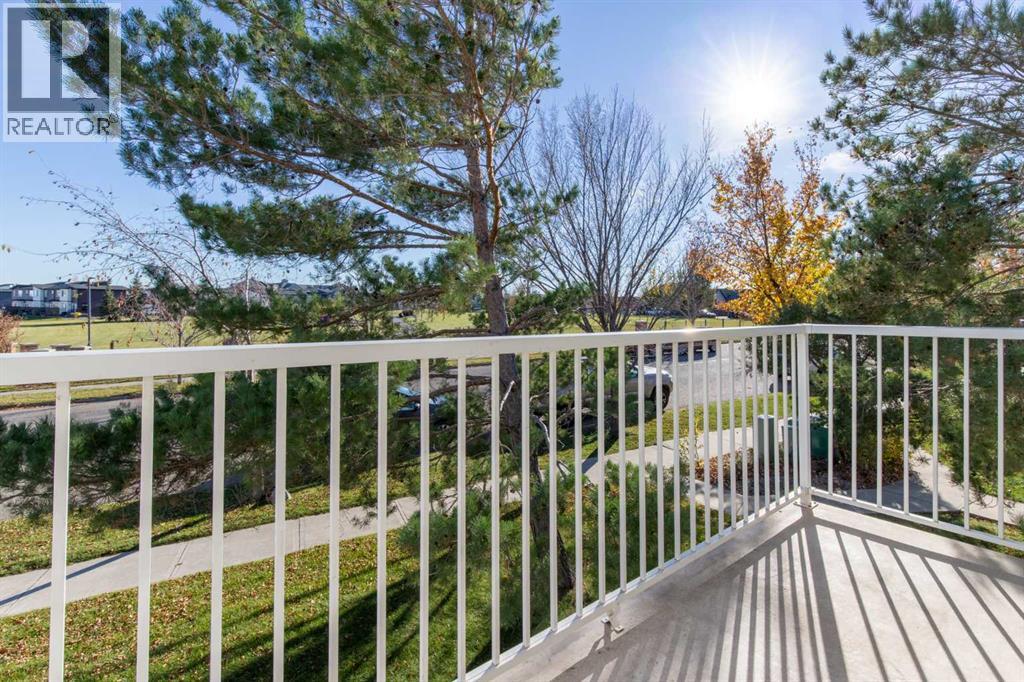 5, 5 Tartan Boulevard W