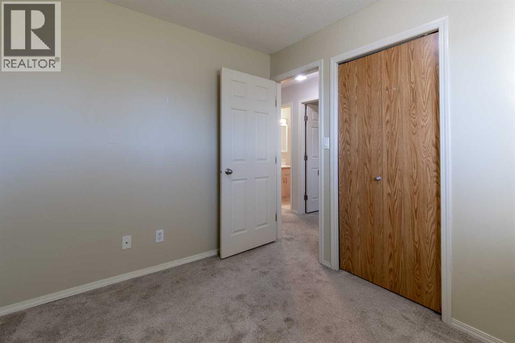 5, 5 Tartan Boulevard W