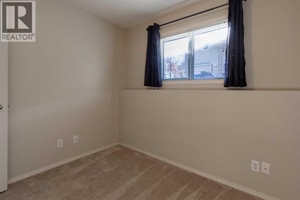5, 5 Tartan Boulevard W