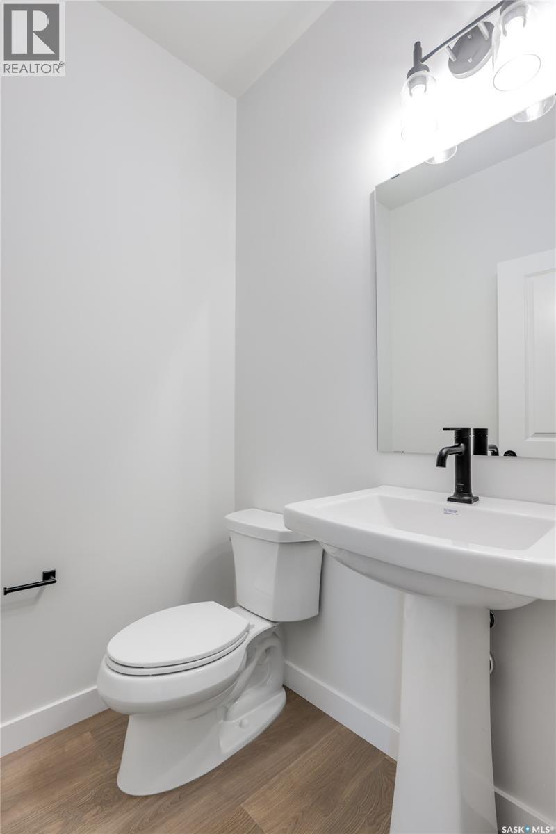 141 Emma Crescent, Martensville, Saskatchewan  S7V 2T1 - Photo 4 - SK051334