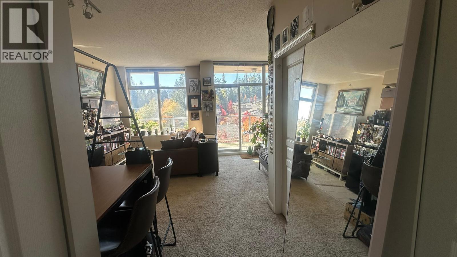 602 9298 UNIVERSITY CRESCENT, Burnaby, British Columbia