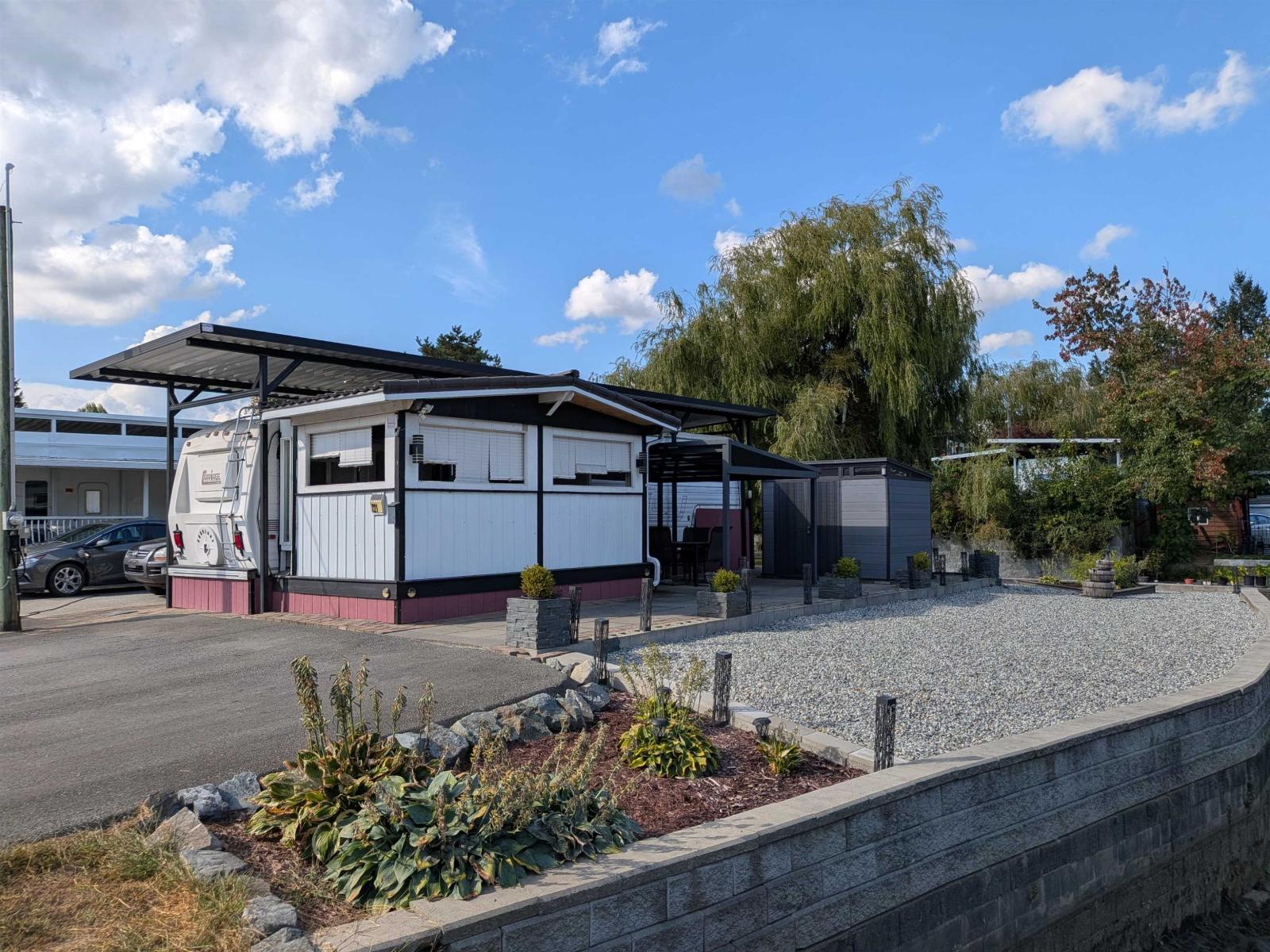221 8400 SHOOK ROAD, mission, British Columbia