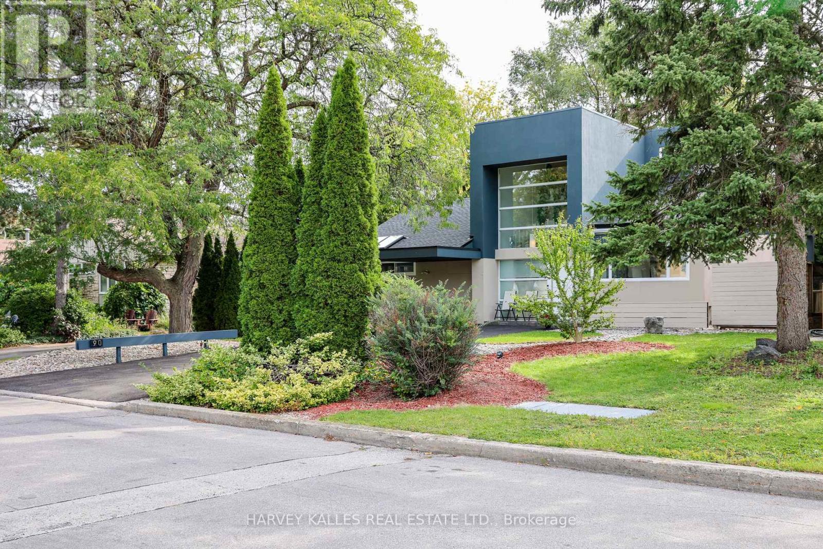90 BERKINSHAW CRESCENT, Toronto, Ontario