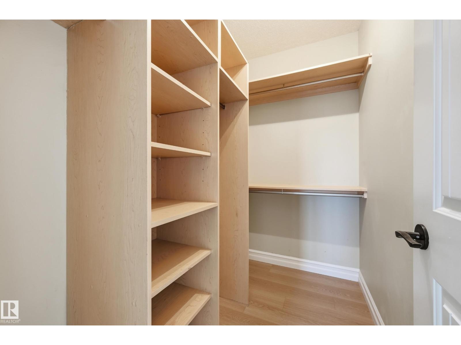 #909 10142 111 ST NW