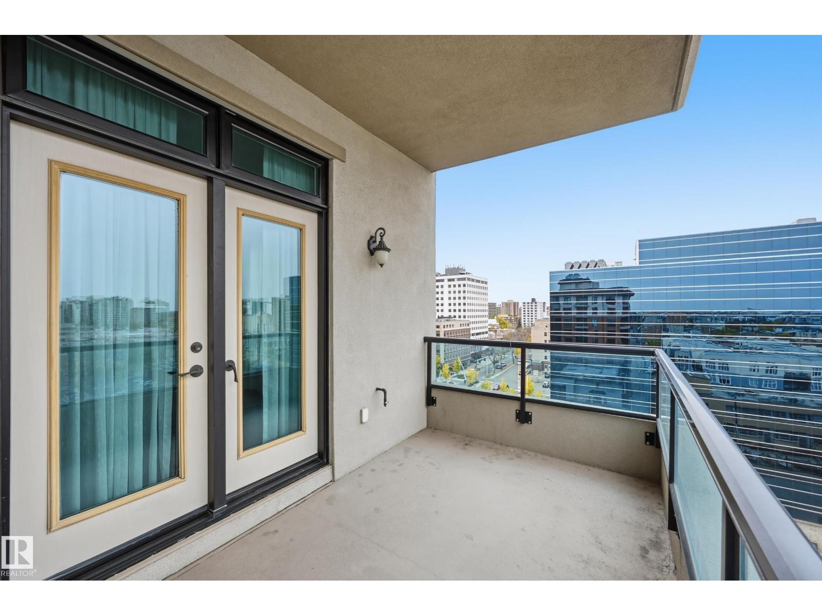 #909 10142 111 ST NW