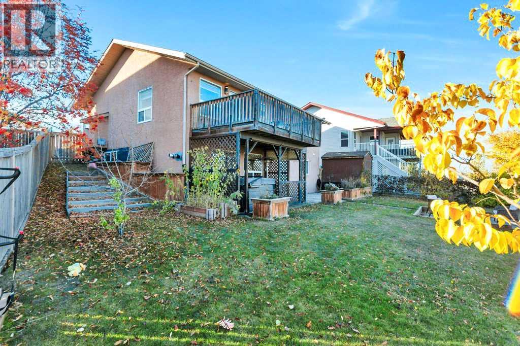 105 Pondside Crescent