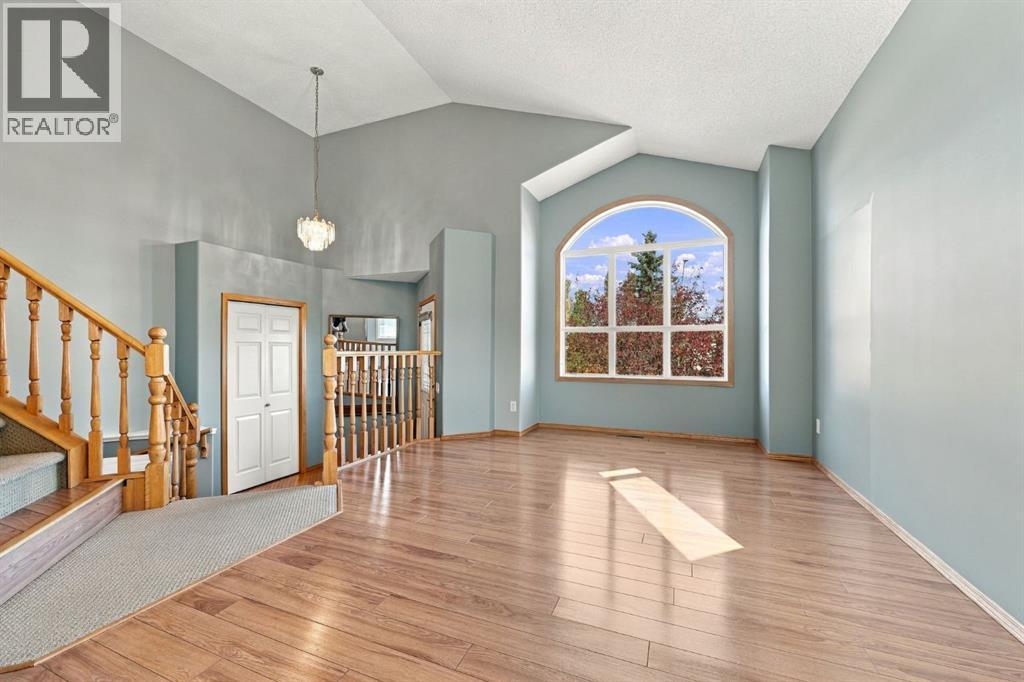 184 Hidden Circle NW, Calgary, Alberta  T3A 5G8 - Photo 3 - A2352297
