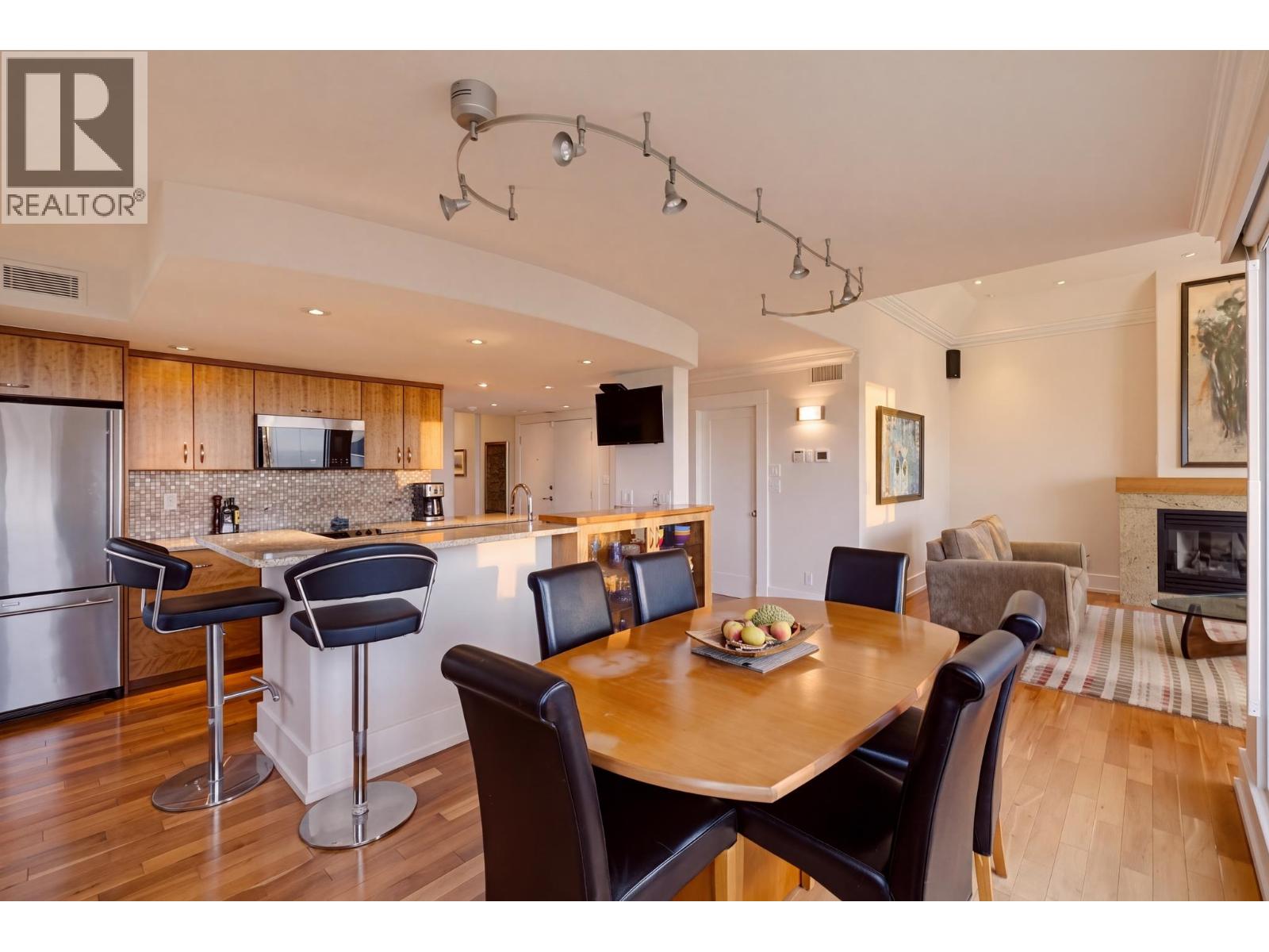 701 1345 BURNABY STREET