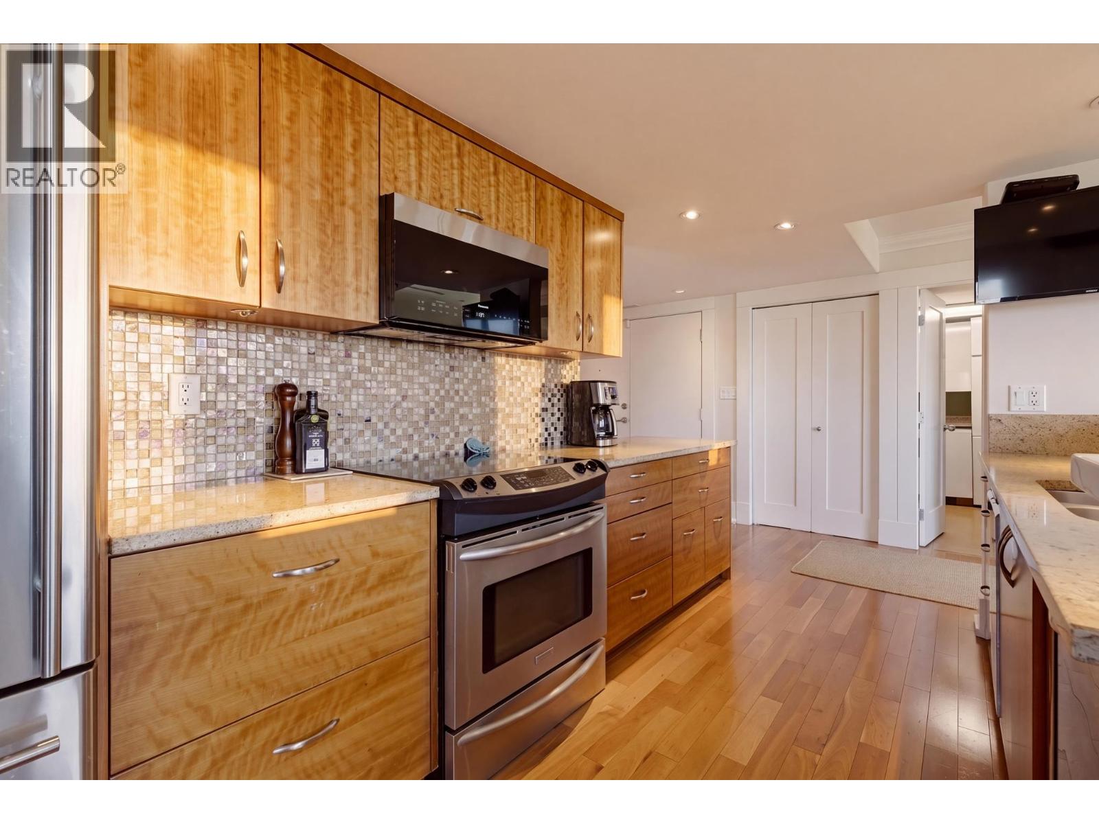 701 1345 BURNABY STREET