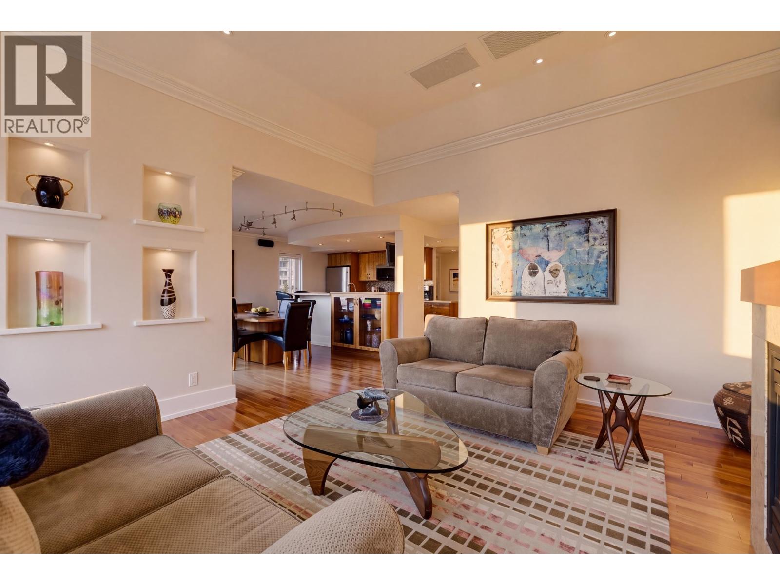 701 1345 BURNABY STREET
