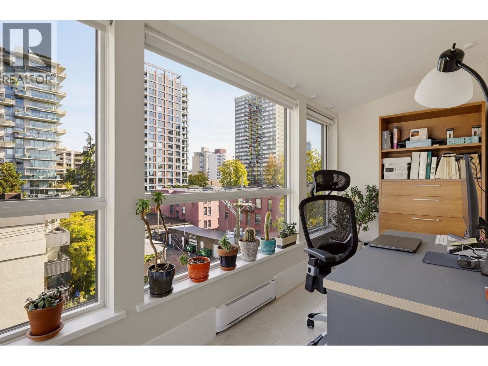 701 1345 BURNABY STREET