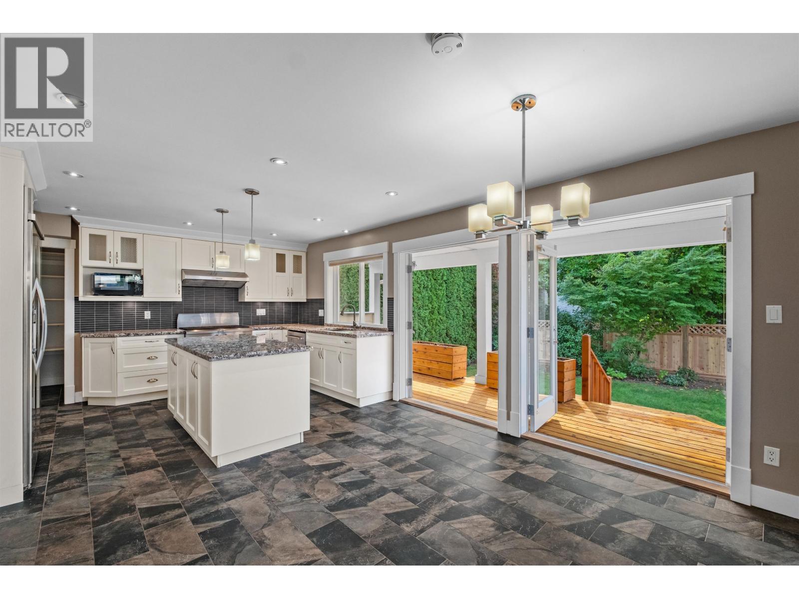 1501 Frederick Road, North Vancouver, British Columbia  V7K 1J6 - Photo 5 - R3176232