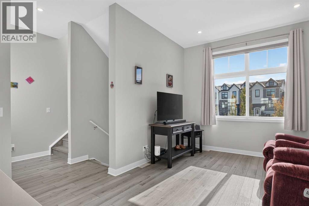 180 Les Jardins Park SE, Calgary, Alberta  T2C 5V3 - Photo 6 - A2352432