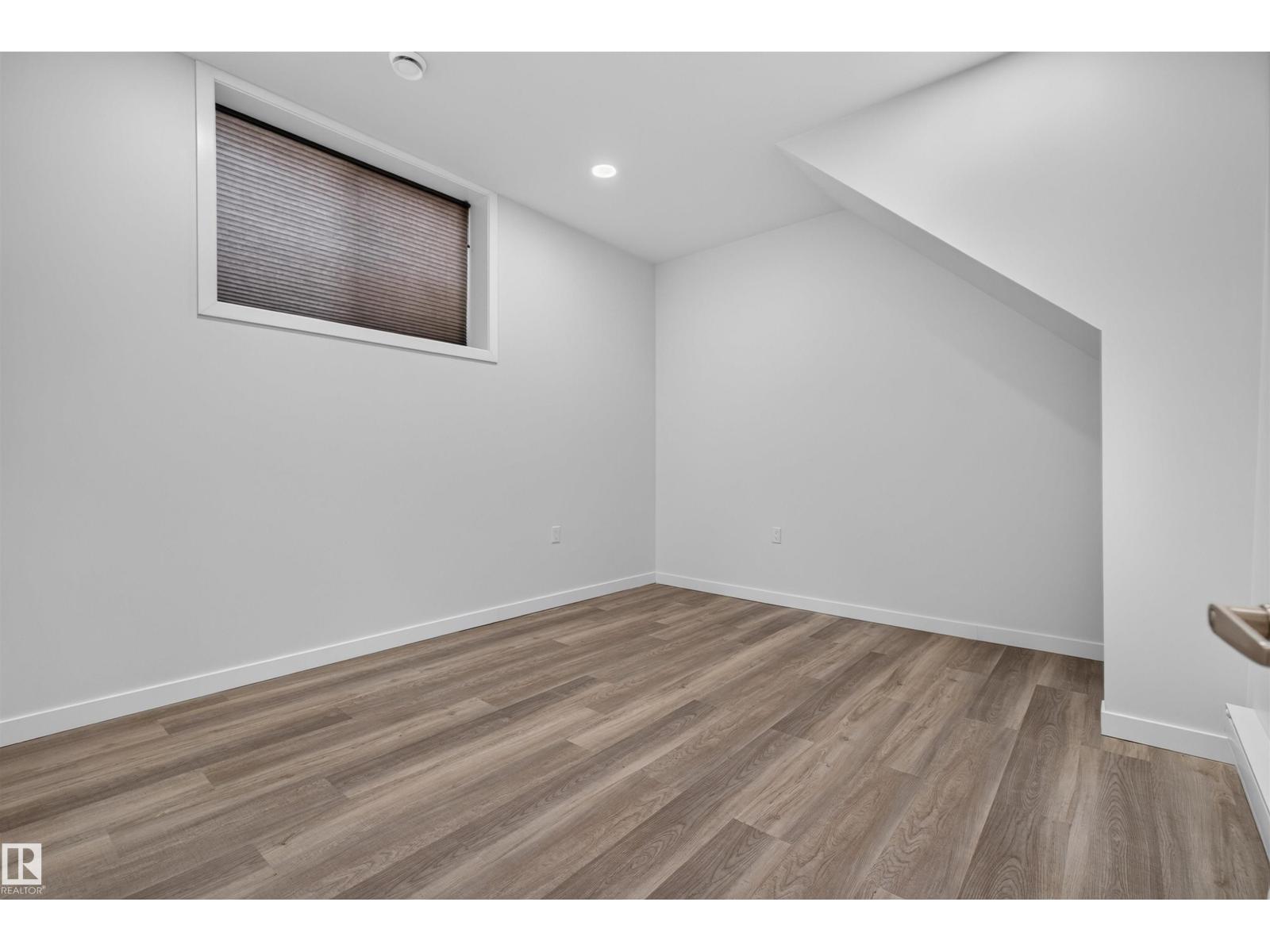 9314 107A AV NW