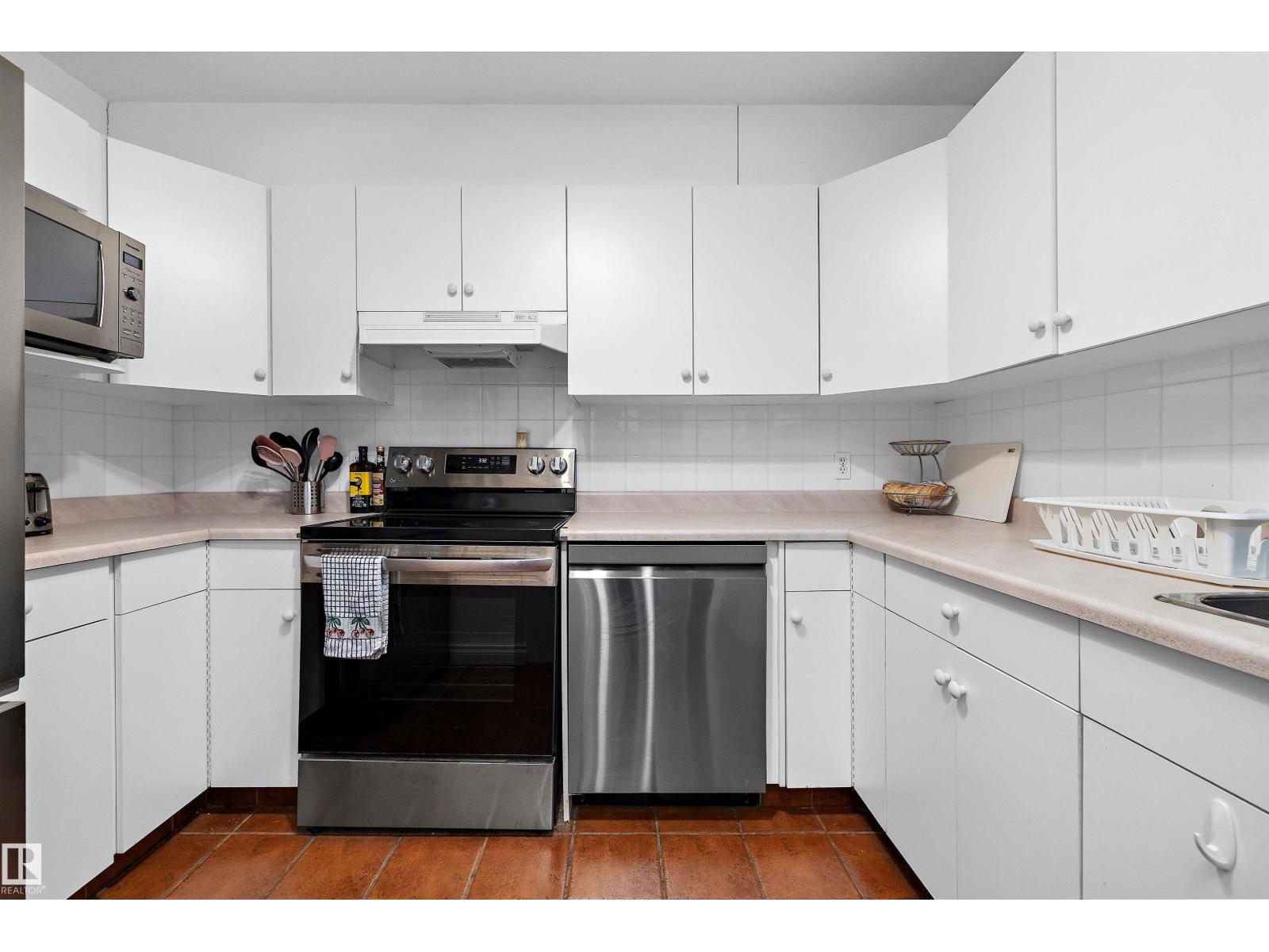 #304 11316 103 AV NW
