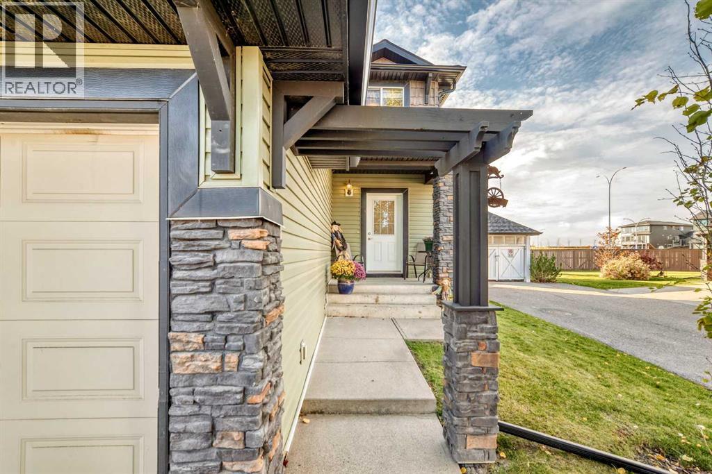 148 Springmere Grove, Chestermere, Alberta  T1X 0B5 - Photo 4 - A2351191