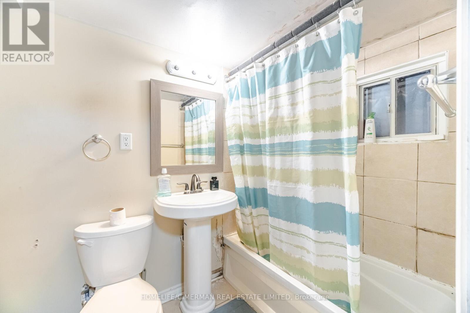 2681 Eglinton Avenue W, Toronto, Ontario  M6M 1T8 - Photo 24 - W14089158