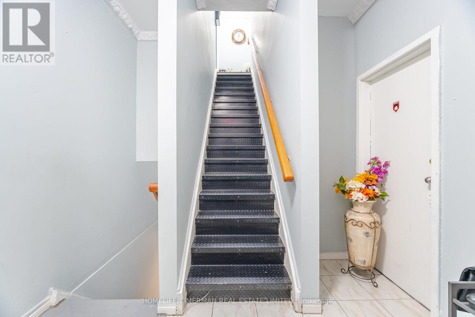 2681 Eglinton Avenue W, Toronto, Ontario  M6M 1T8 - Photo 28 - W14089158