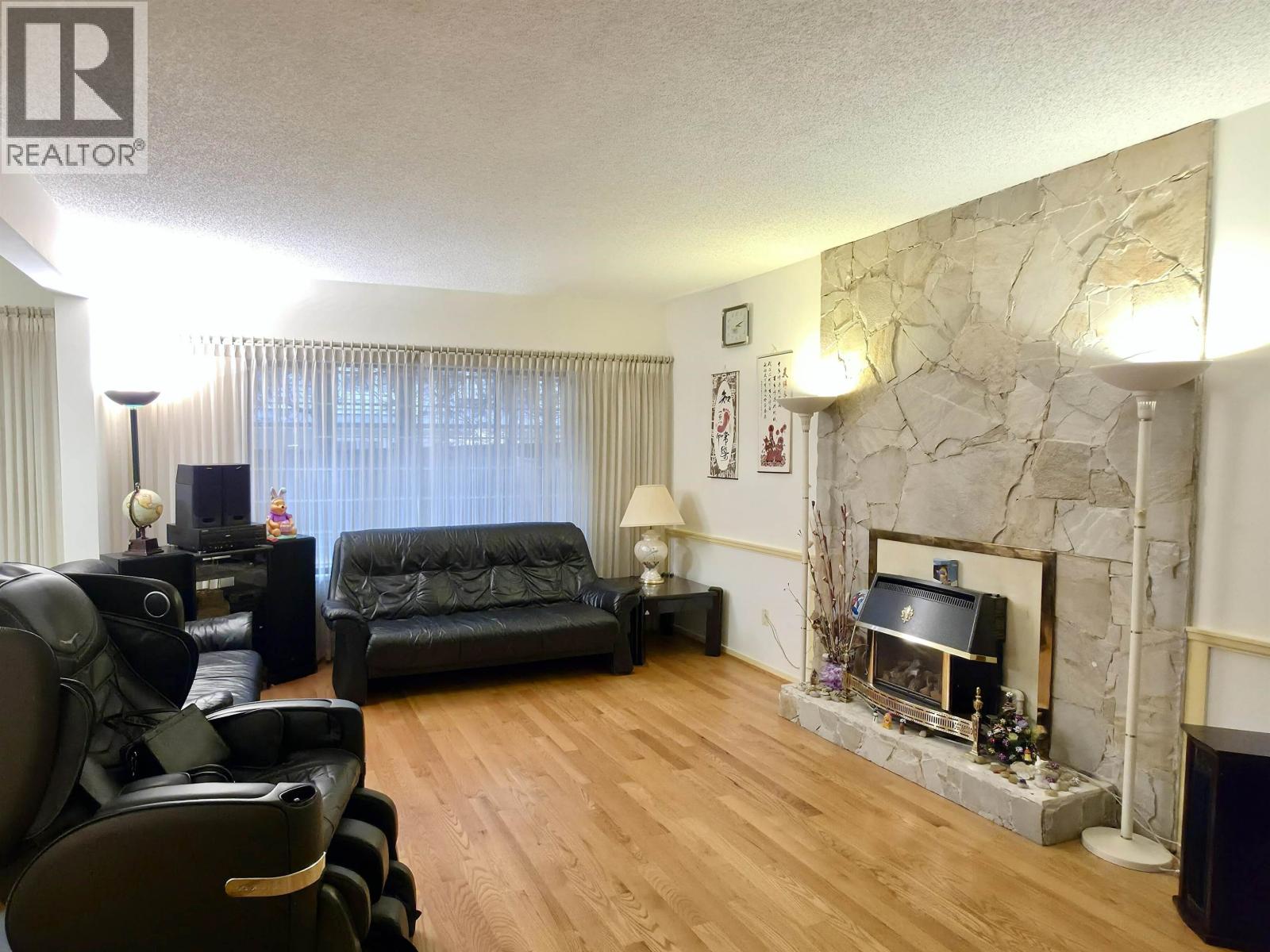 7209 Bridlewood Court, Burnaby, British Columbia  V5A 4A4 - Photo 2 - R3174591