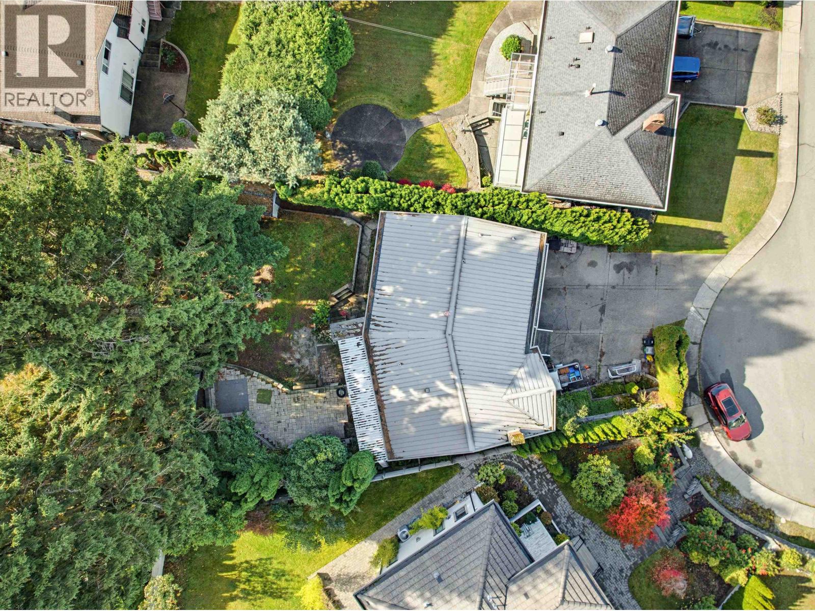5460 Meadedale Drive, Burnaby, British Columbia  V5B 2E8 - Photo 4 - R3176205