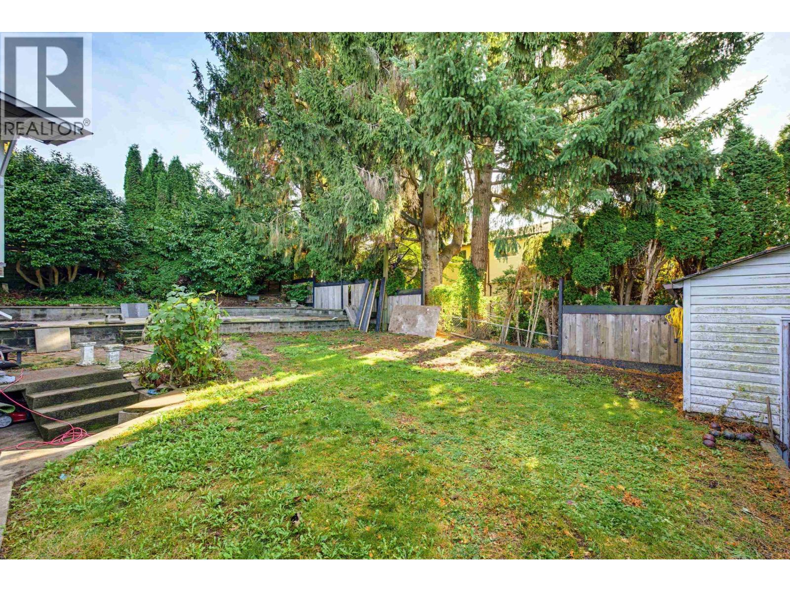 5460 Meadedale Drive, Burnaby, British Columbia  V5B 2E8 - Photo 37 - R3176205