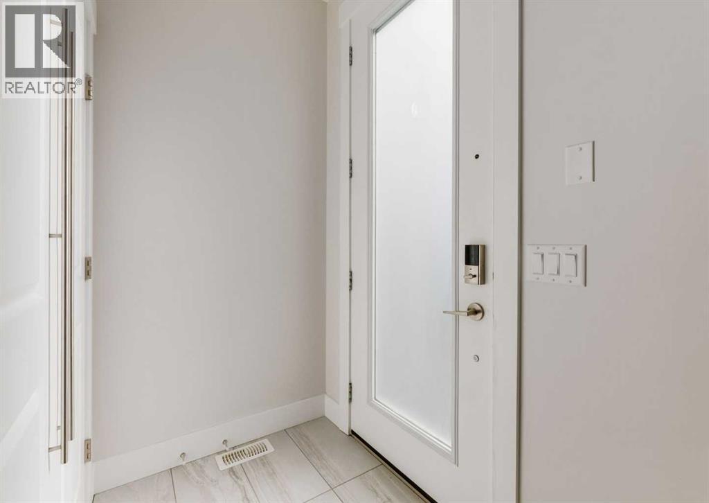 2790 19 Avenue SW, Calgary, Alberta  T3E 7P6 - Photo 2 - A2352598