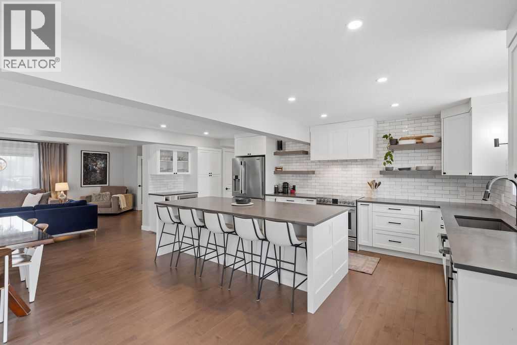 87 Couture Crescent SW, Calgary, Alberta  T3E 7R3 - Photo 13 - A2352885