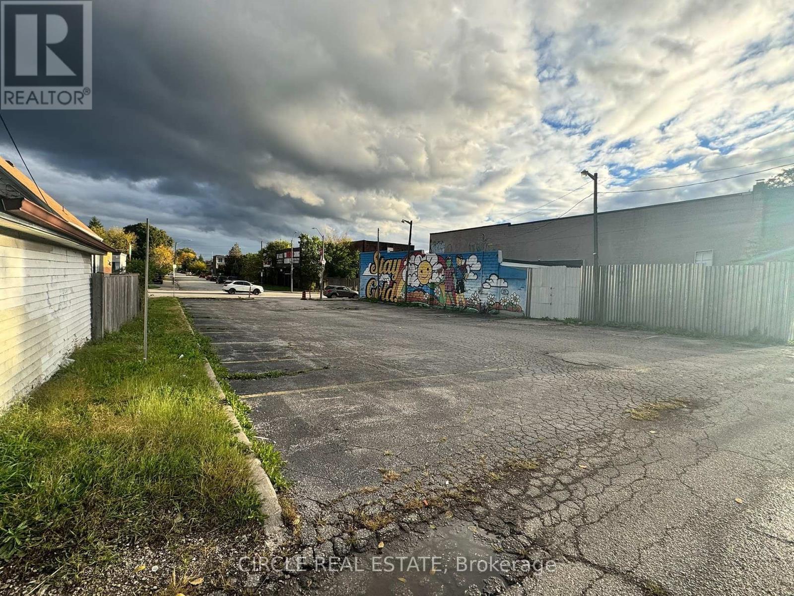 1092 WYANDOTTE STREET E, Windsor, Ontario
