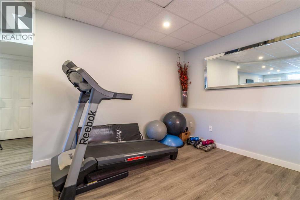 454 Twinriver Road W