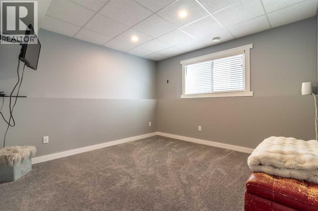 454 Twinriver Road W