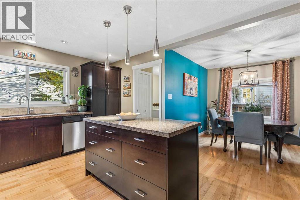7048 61 Avenue NW, Calgary, Alberta  T3B 3H8 - Photo 11 - A2352616