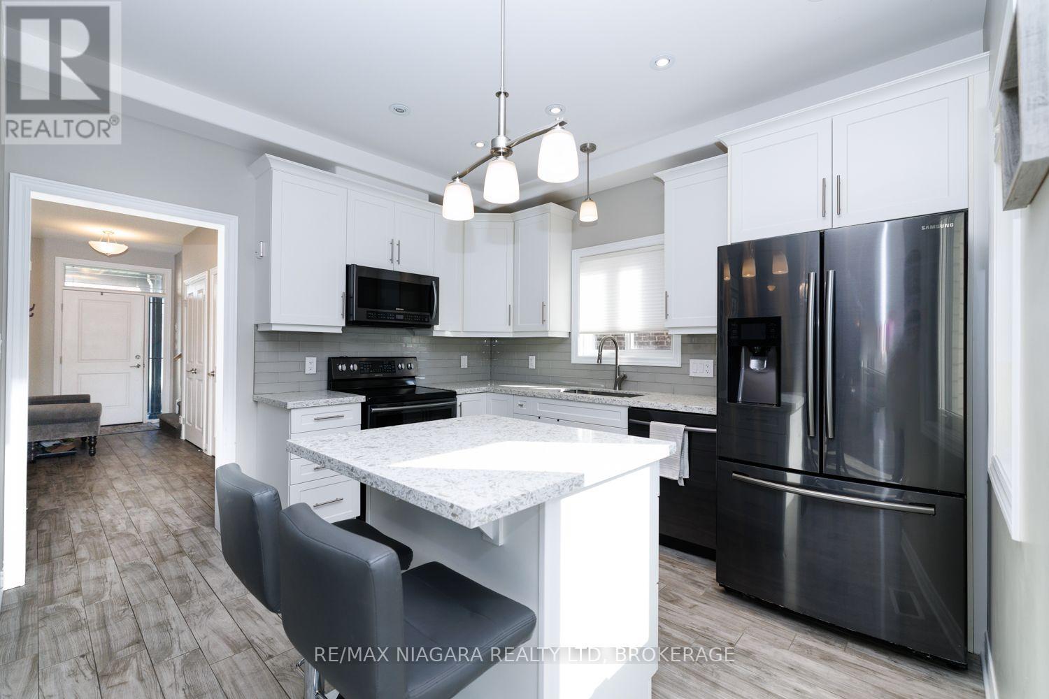 6 Bergenstein Crescent, Pelham, Ontario  L3E 0A3 - Photo 9 - X14089312