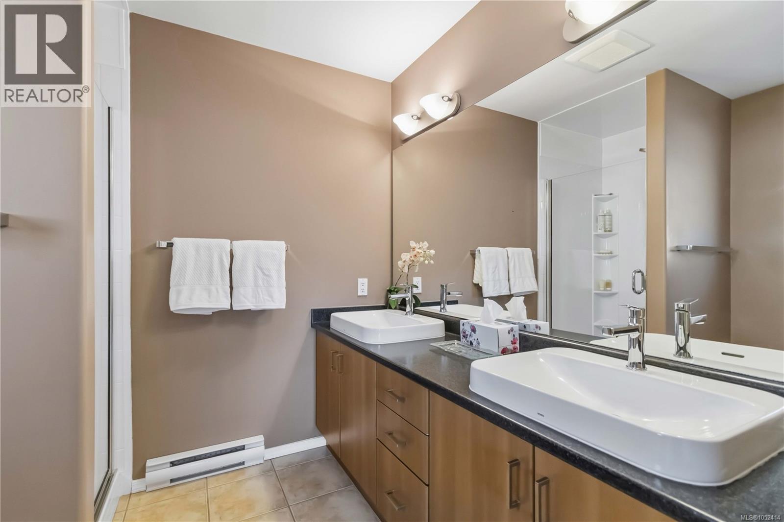 6711 Nott Pl